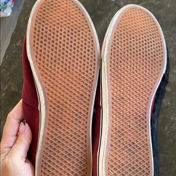 VANS - Picture 4 of 7